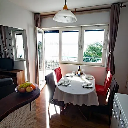 Apartman Luni Apartament