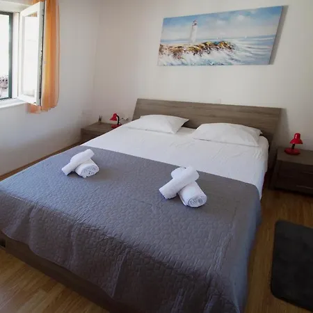 Apartman Luni * Stanici
